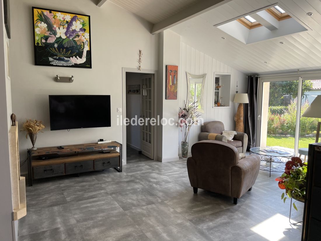 Photo 8 : SEJOUR d'une maison située à Le Bois-Plage, île de Ré.