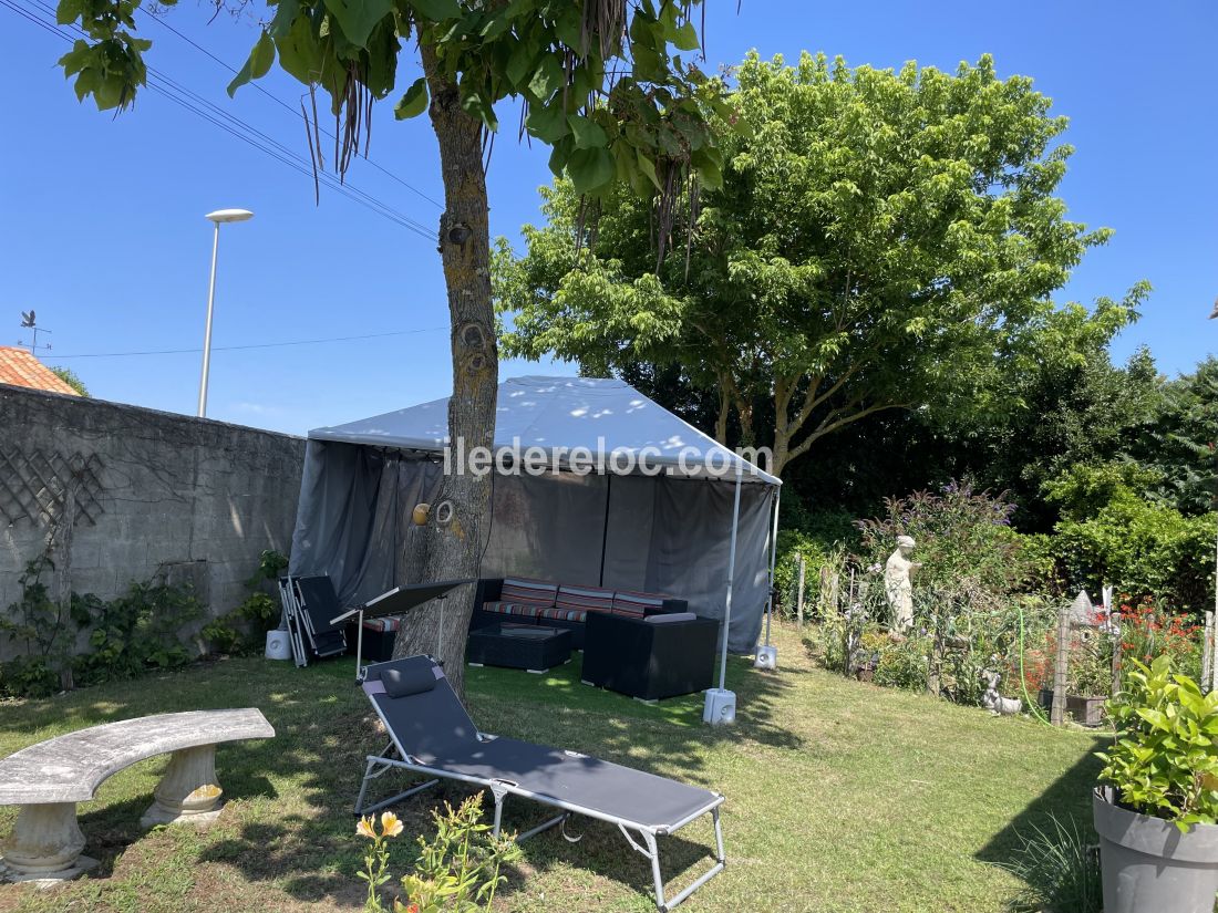 Photo 4 : JARDIN d'une maison située à Le Bois-Plage, île de Ré.