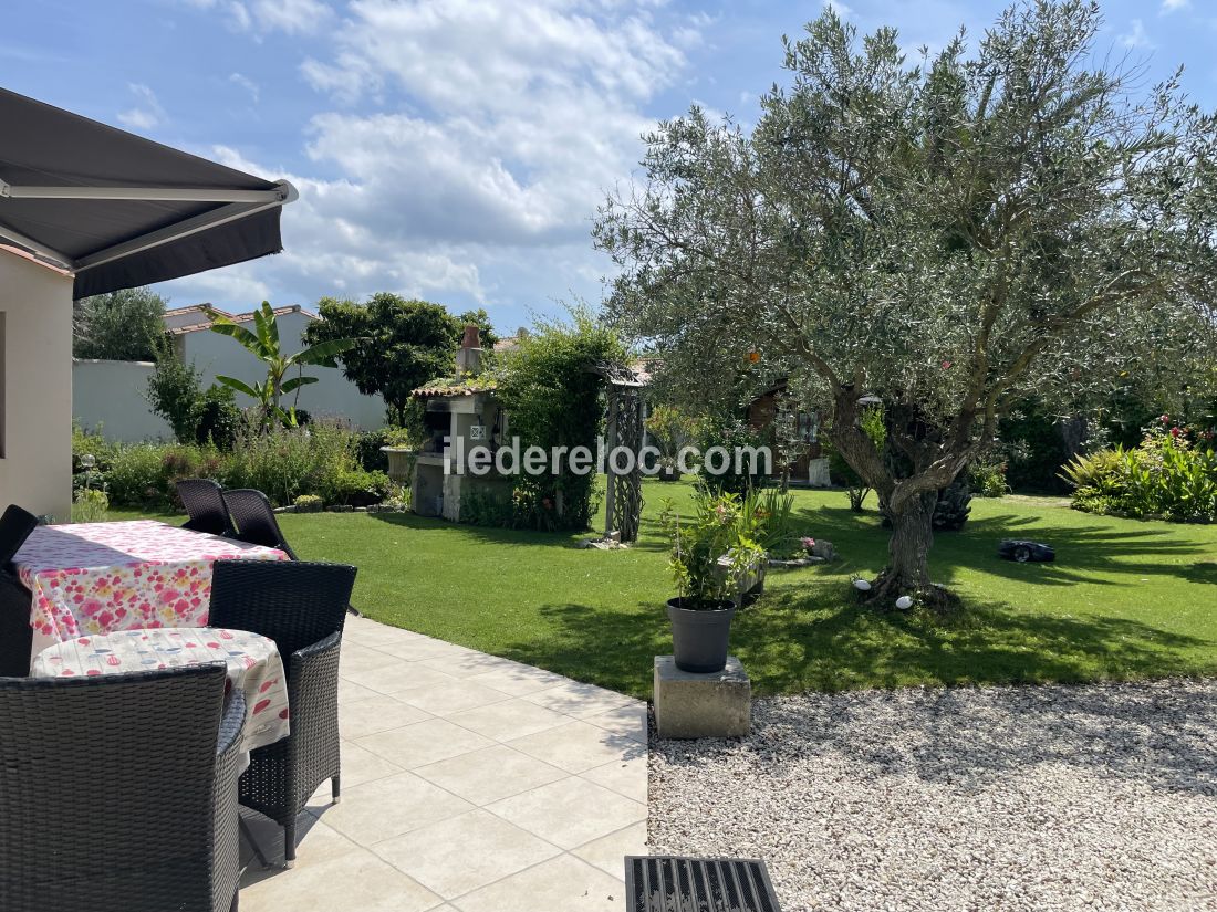 Photo 1 : JARDIN d'une maison située à Le Bois-Plage, île de Ré.