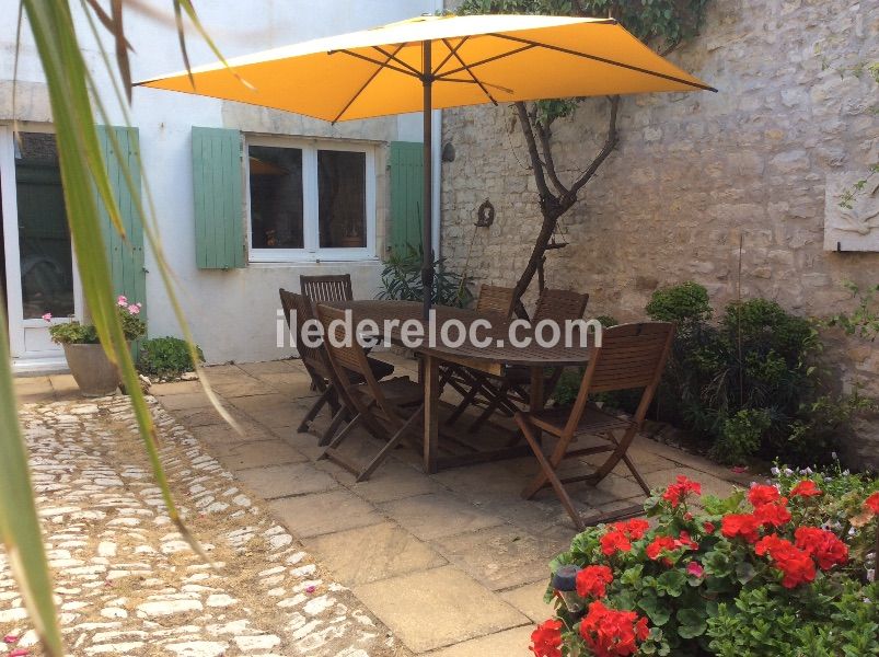 Photo 21 : EXTERIEUR d'une maison située à Sainte-Marie, île de Ré.