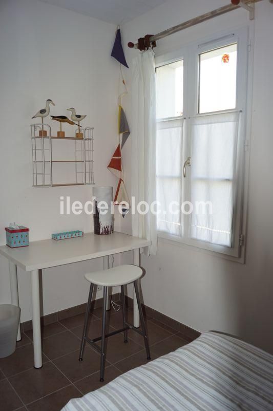 Photo 10 : CHAMBRE d'une maison située à Saint-Clément-des-Baleines, île de Ré.