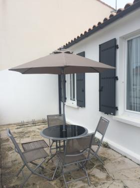 Photo 2 : TERRASSE d'une maison située à La Couarde, île de Ré.