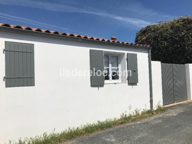 Photo 8 : EXTERIEUR d'une maison située à La Couarde-sur-mer, île de Ré.