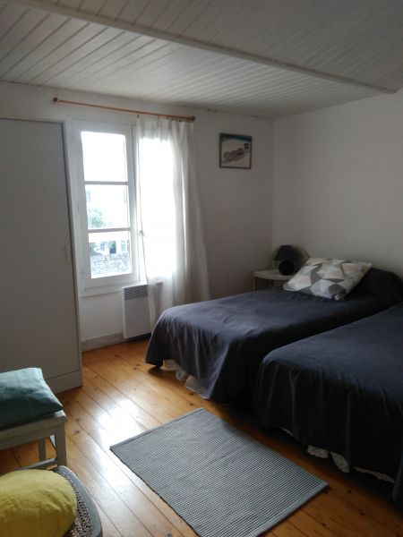 Photo 7 : CHAMBRE d'une maison située à Les Portes-en-Ré, île de Ré.