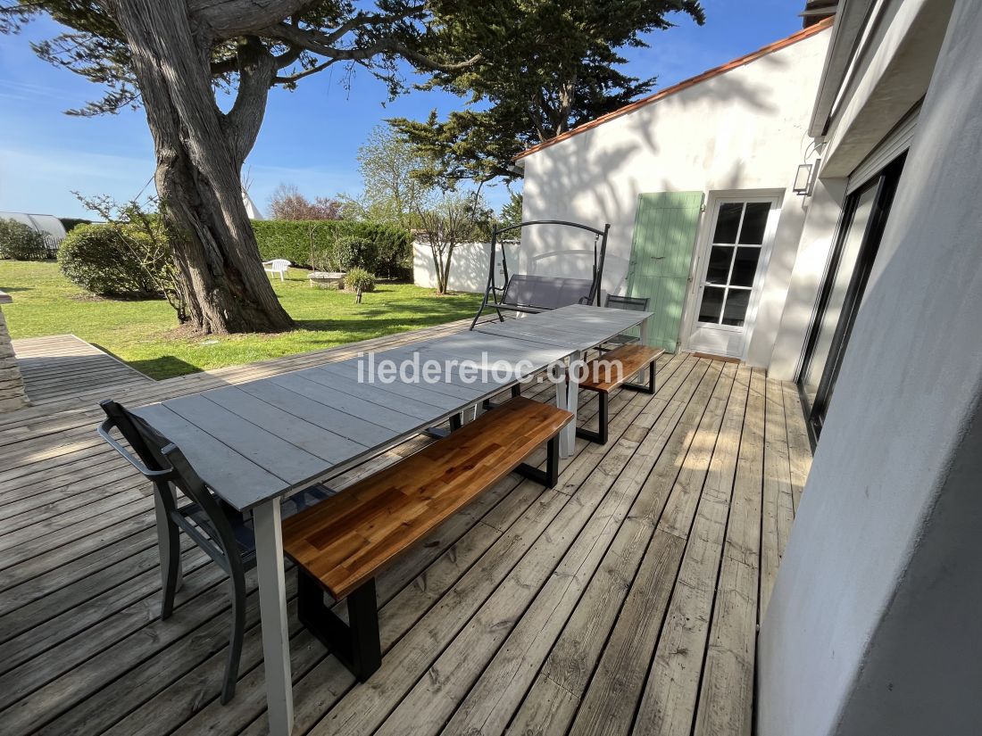 Photo 38 : TERRASSE d'une maison située à Saint-Martin-de-Ré, île de Ré.