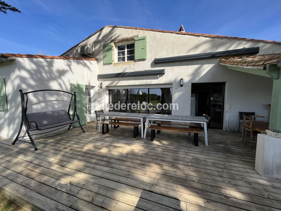 Photo 10 : TERRASSE d'une maison située à Saint-Martin-de-Ré, île de Ré.