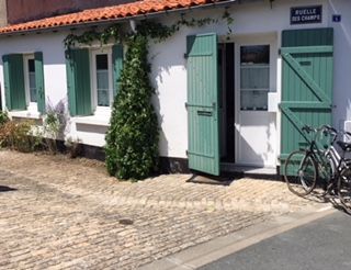 Photo 5 : EXTERIEUR d'une maison située à La Flotte-en-Ré, île de Ré.