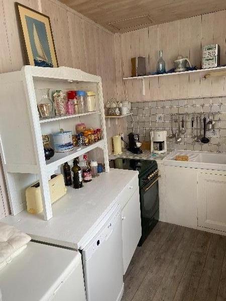 Photo 11 : CUISINE d'une maison située à La Flotte-en-Ré, île de Ré.