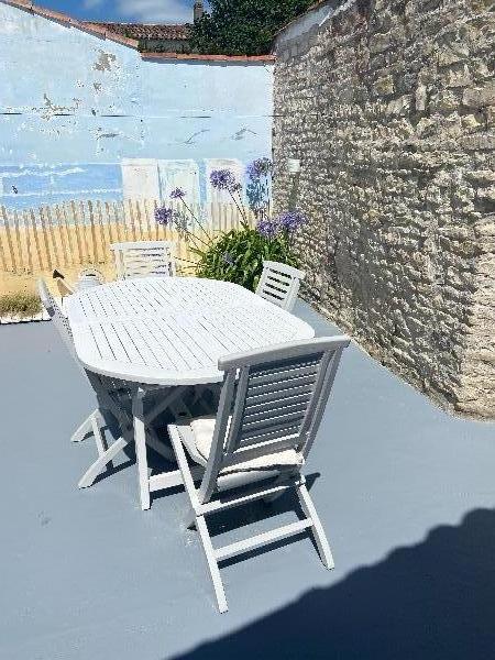 Photo 3 : PATIO d'une maison située à La Flotte-en-Ré, île de Ré.