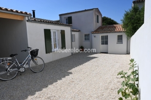 Ile de Ré:Le clos des pins  (avec grand jardin)