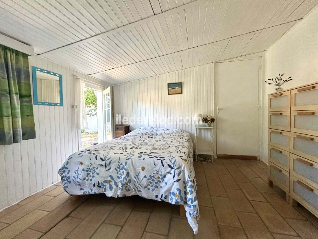 Photo 5 : CHAMBRE d'une maison située à La Flotte-en-Ré, île de Ré.