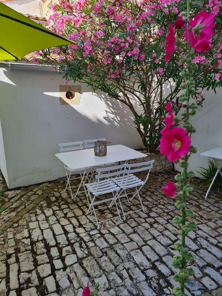 Photo 3 : PATIO d'une maison située à La Flotte-en-Ré, île de Ré.