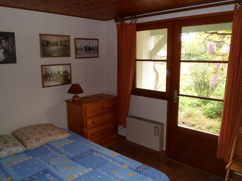 Photo 16 : CHAMBRE d'une maison située à Les Portes-en-Ré, île de Ré.