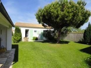 Ile de Ré:Très agréable maison avec jardin, terrasse, préau et parking