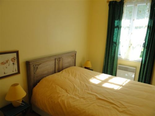 Photo 16 : CHAMBRE d'une maison située à Loix, île de Ré.