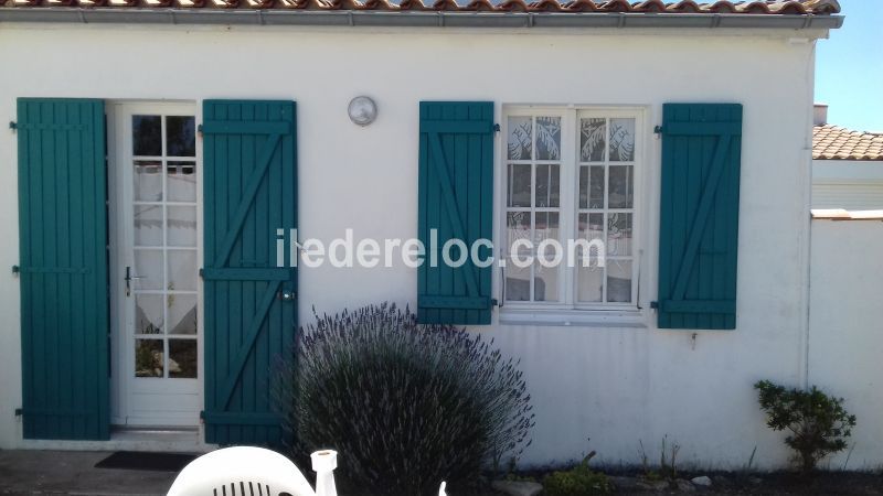 Photo 11 : EXTERIEUR d'une maison située à Sainte-Marie, île de Ré.