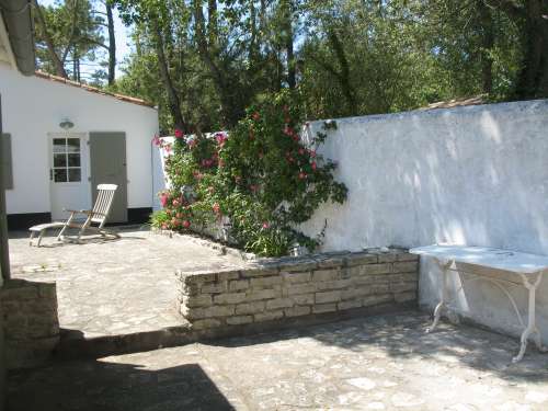 Photo 5 : EXTERIEUR d'une maison située à Les Portes-en-Ré, île de Ré.