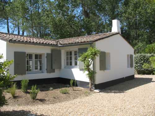 Photo 1 : EXTERIEUR d'une maison située à Les Portes-en-Ré, île de Ré.