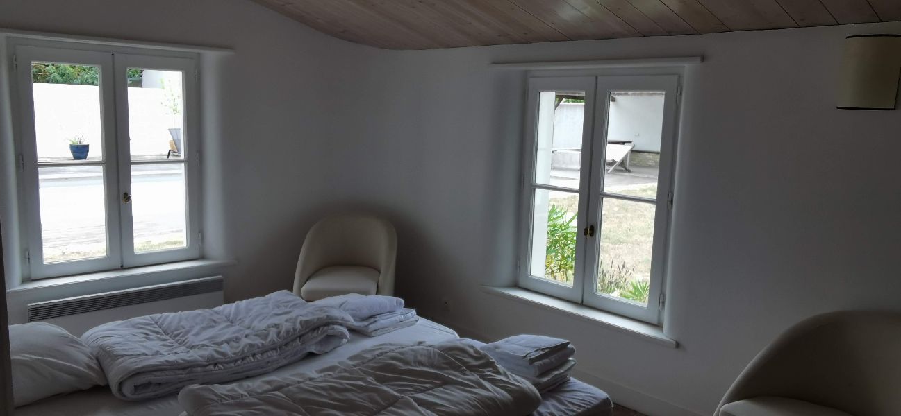 Photo 16 : CHAMBRE d'une maison située à Les Portes-en-Ré, île de Ré.