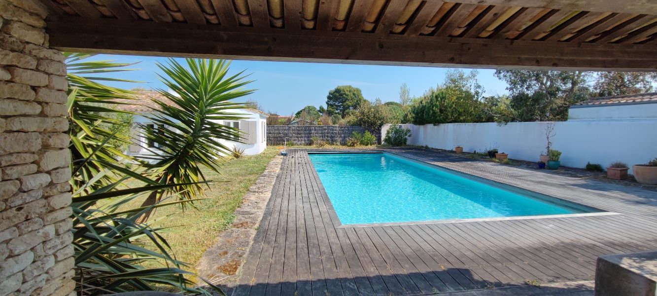 Photo 3 : PISCINE d'une maison située à Les Portes-en-Ré, île de Ré.