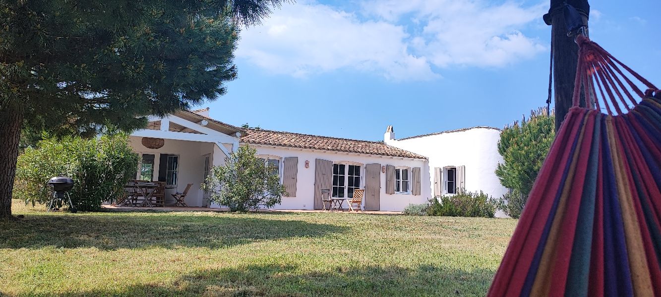 Photo 7 : EXTERIEUR d'une maison située à Les Portes-en-Ré, île de Ré.