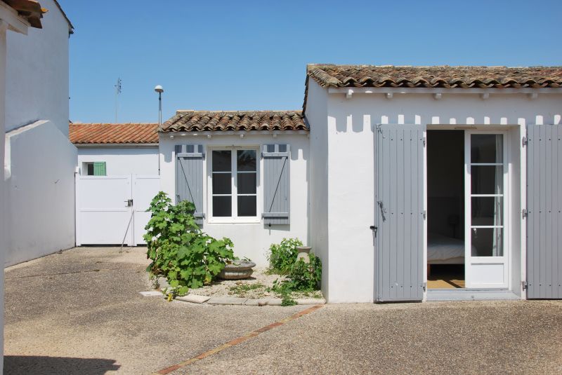 Photo 16 : CHAMBRE d'une maison située à La Couarde-sur-mer, île de Ré.