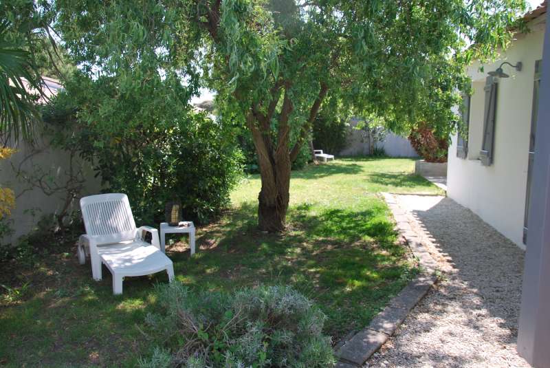 Photo 13 : JARDIN d'une maison située à La Couarde-sur-mer, île de Ré.