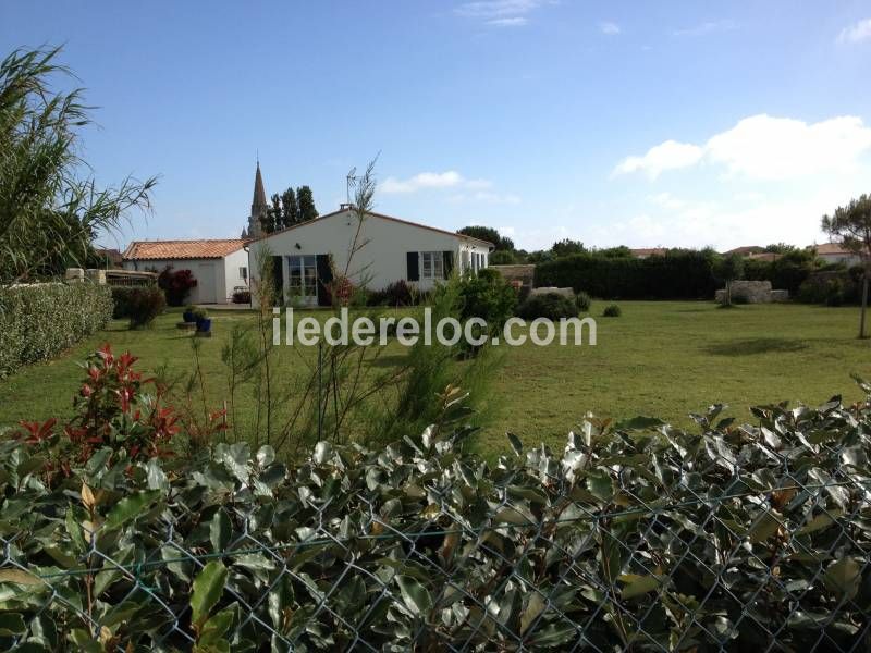 Photo 6 : EXTERIEUR d'une maison située à Sainte-Marie-de-Ré, île de Ré.