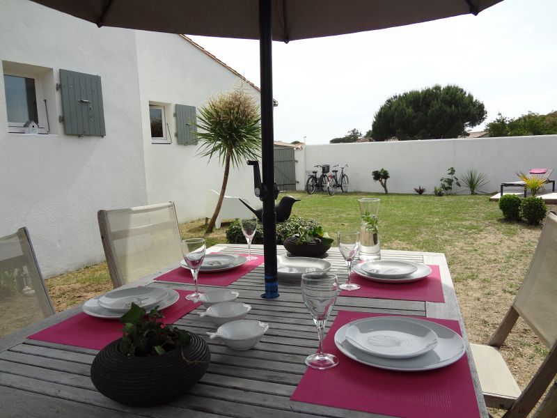 Photo 1 : JARDIN d'une maison située à Le Bois-Plage, île de Ré.