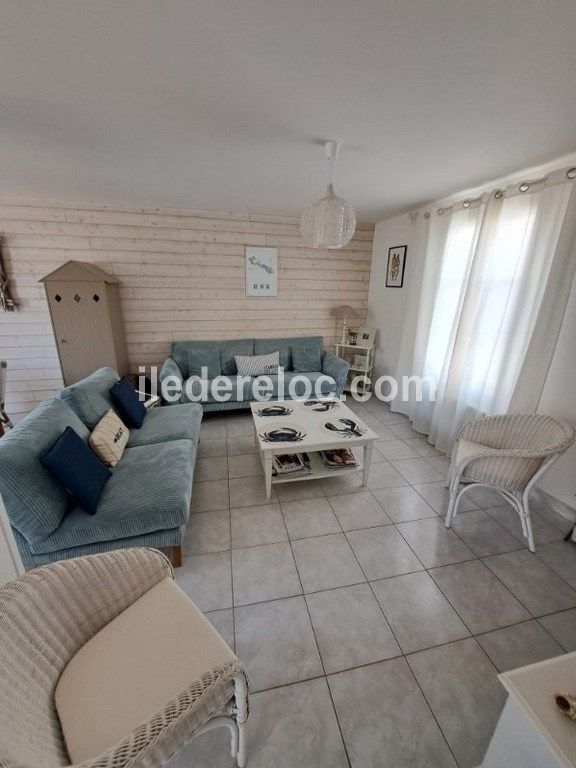 Photo 6 : SEJOUR d'une maison situ&eacute;e &agrave; La Flotte-en-R&eacute;, &icirc;le de R&eacute;.
