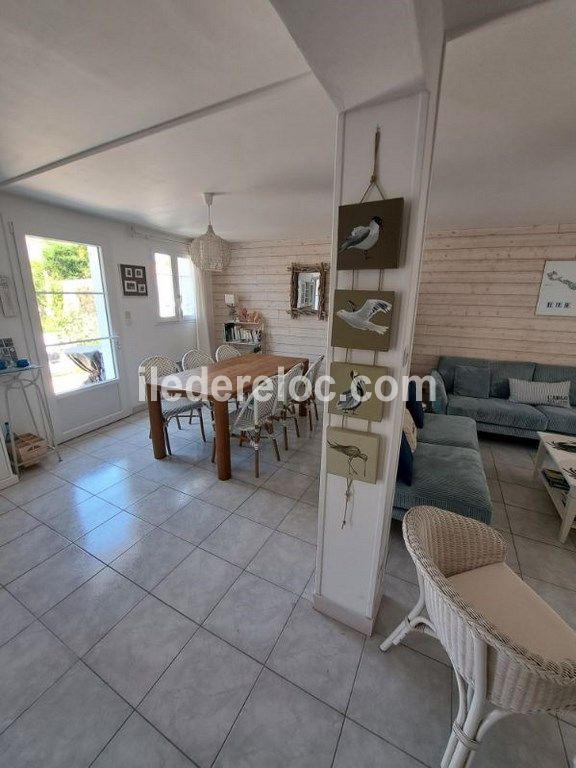 Photo 7 : SEJOUR d'une maison situ&eacute;e &agrave; La Flotte-en-R&eacute;, &icirc;le de R&eacute;.