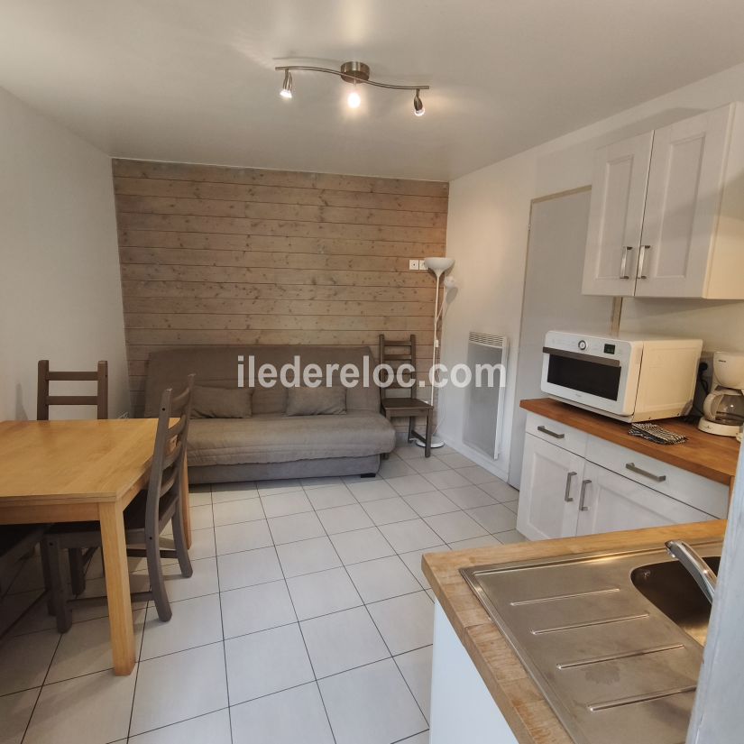 Photo 7 : SEJOUR d'une maison situ&eacute;e &agrave; Le Bois-Plage-en-R&eacute;, &icirc;le de R&eacute;.