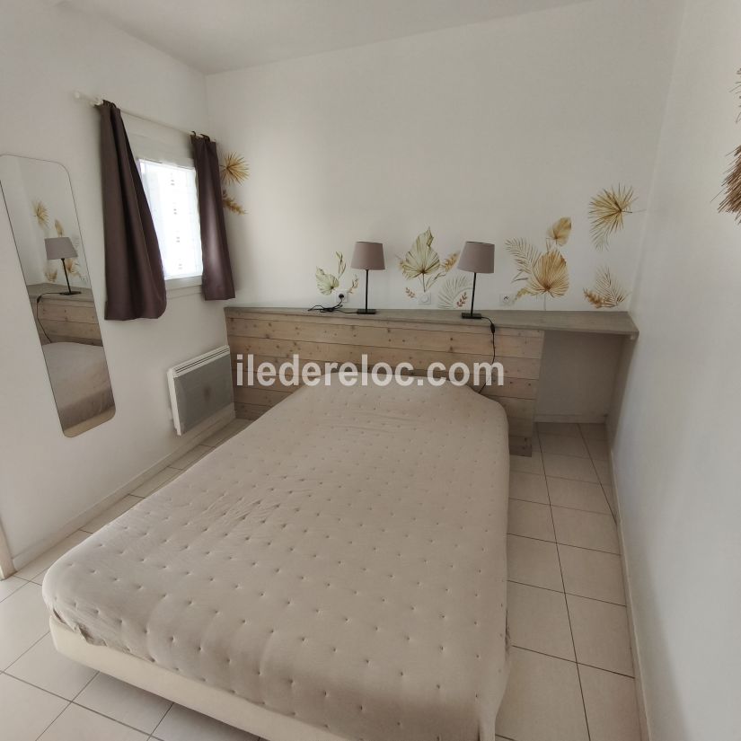 Photo 11 : CHAMBRE d'une maison situ&eacute;e &agrave; Le Bois-Plage-en-R&eacute;, &icirc;le de R&eacute;.
