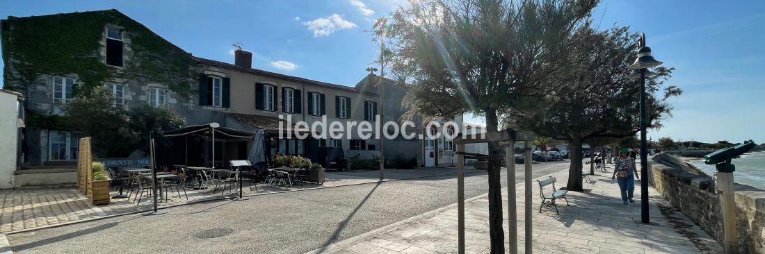 Photo 2 : EXTERIEUR d'une maison située à La Flotte, île de Ré.