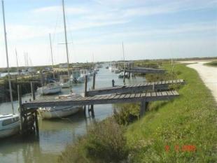 Ile de Ré:Studio avec cour, calme, proche plage pour couple avec 2 enfants