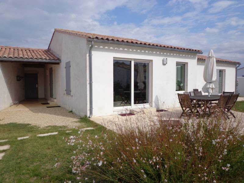 Photo 8 : TERRASSE d'une maison située à La Couarde, île de Ré.