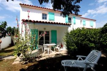 Ile de Ré:Dans résidence avec piscine chauffée, maison idéalement située