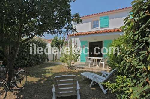 Photo 2 : JARDIN d'une maison située à Ars en Ré, île de Ré.