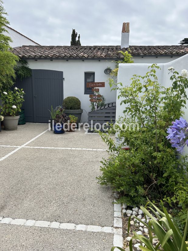 Photo 29 : EXTERIEUR d'une maison située à La Couarde-sur-mer, île de Ré.