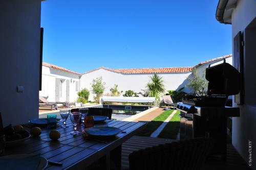 Photo 7 : JARDIN d'une maison située à Rivedoux, île de Ré.