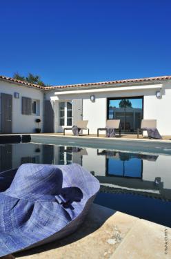 Photo 2 :  d'une maison située à Rivedoux, île de Ré.