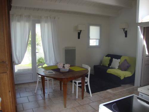 Photo 5 : NC d'une maison située à Rivedoux-Plage, île de Ré.