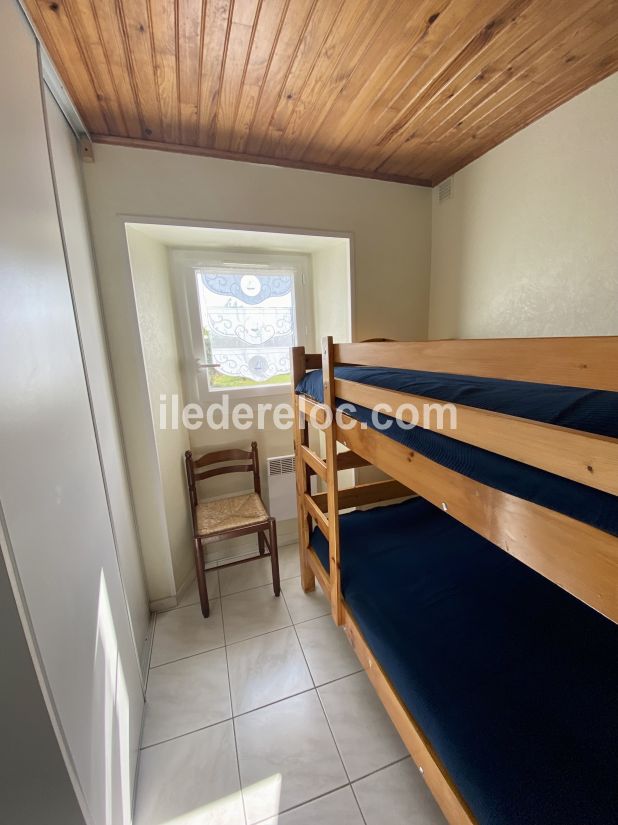 Photo 11 : CHAMBRE d'une maison située à Le Bois-Plage-en-Ré, île de Ré.