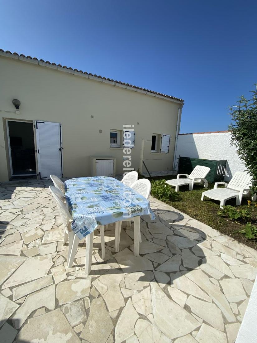 Photo 3 : TERRASSE d'une maison située à Le Bois-Plage-en-Ré, île de Ré.