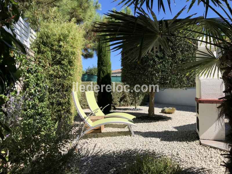 Photo 17 : JARDIN d'une maison située à Saint-Martin, île de Ré.