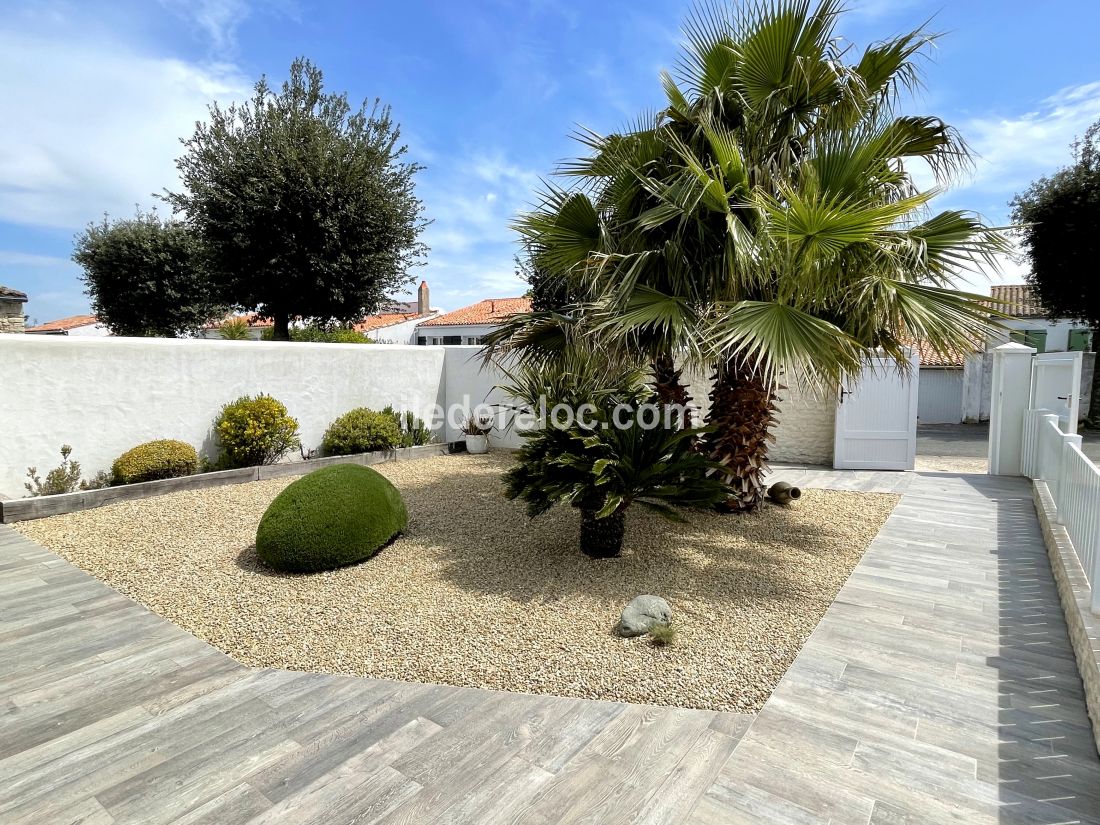 Photo 19 : JARDIN d'une maison située à Saint-Martin, île de Ré.