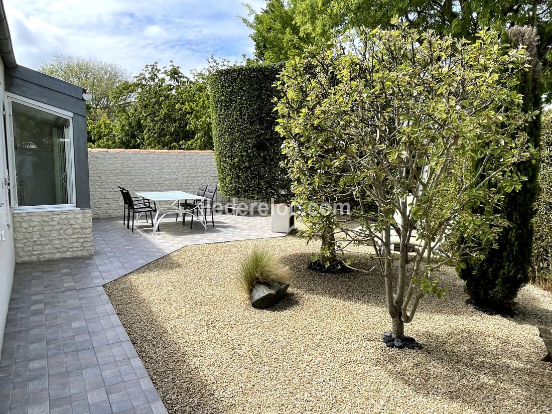 Photo 2 : JARDIN d'une maison située à Saint-Martin, île de Ré.