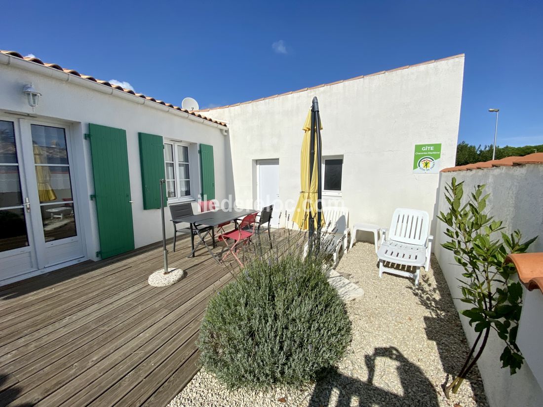 Photo 3 : TERRASSE d'une maison située à Le Bois-Plage-en-Ré, île de Ré.