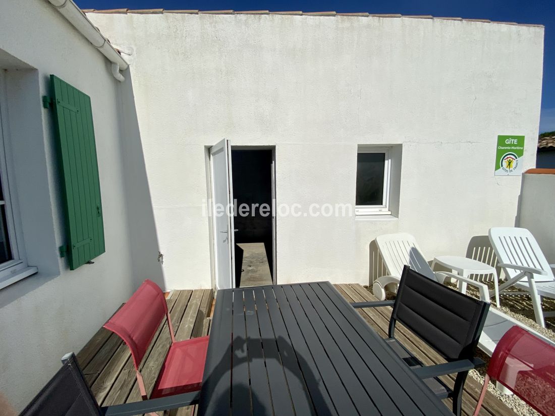 Photo 6 : TERRASSE d'une maison située à Le Bois-Plage-en-Ré, île de Ré.