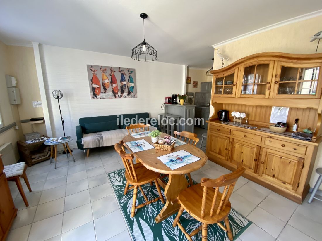 Photo 9 : SEJOUR d'une maison située à Le Bois-Plage-en-Ré, île de Ré.